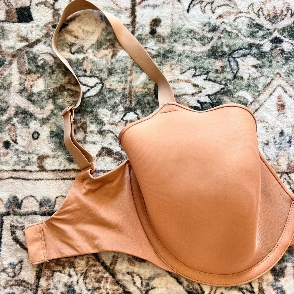 SKIMS Nude Underwire Bra - Picture 4 of 7